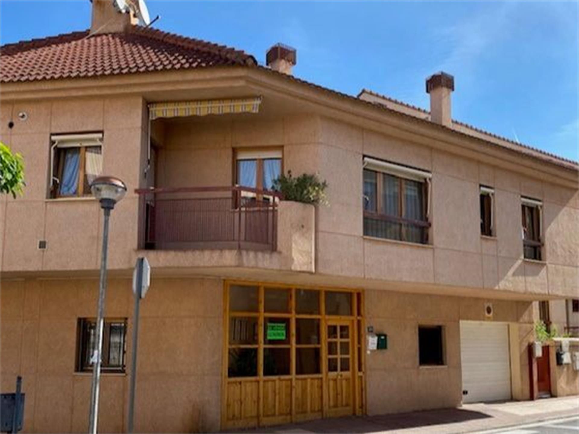 Exterior view of Single-family semi-detached for sale in Lardero  with Terrace, Swimming Pool and Balcony