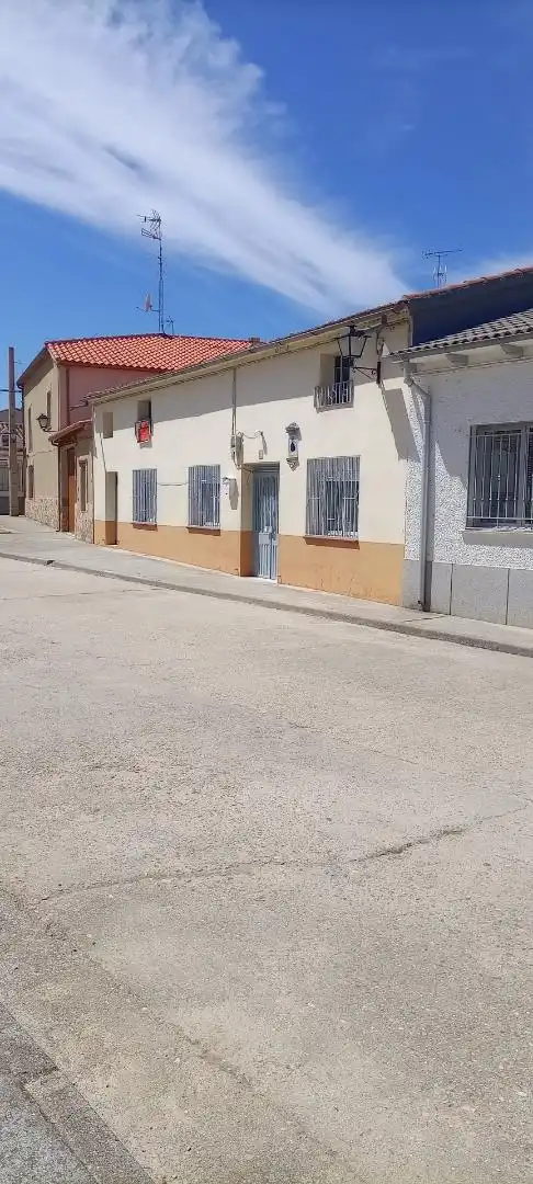 Casa adosada en venta en Calle Cava, 6, Santiago de la Puebla Vista exterior de Casa adosada en venta en Santiago de la Puebla con Calefacción, Trastero y Amueblado