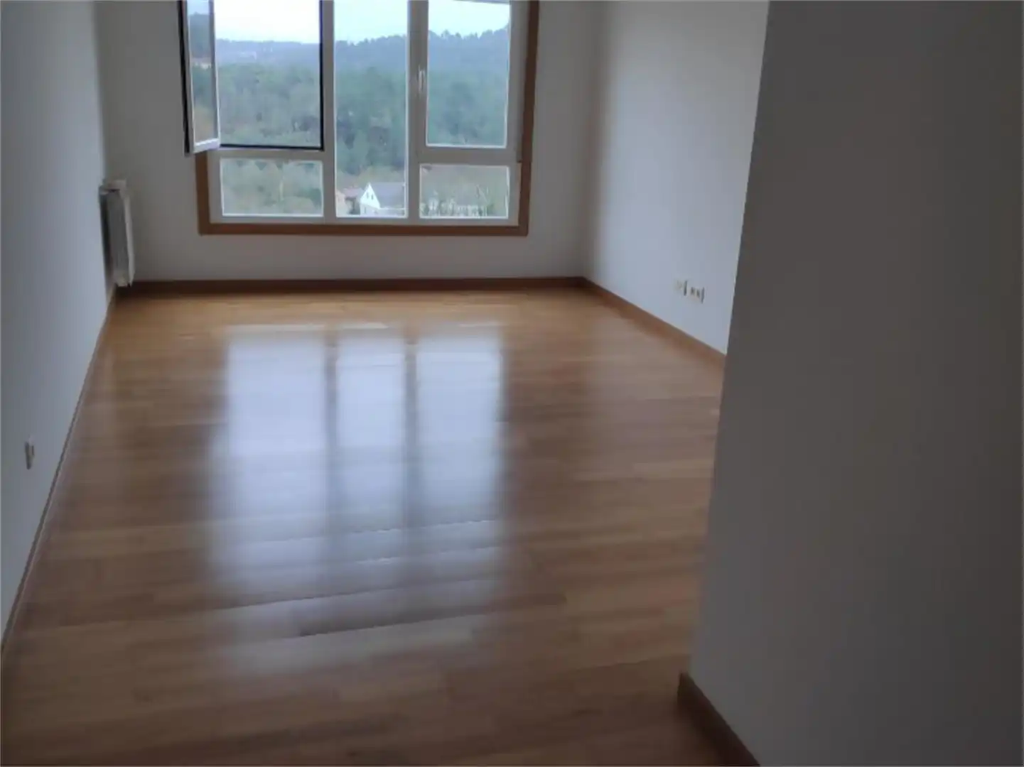 Pis en venda a Rúa Fonte Boa, 25, San Cibrao das Viñas Sala d'estar de Pis en venda en San Cibrao das Viñas amb Calefacció, Parquet i Traster