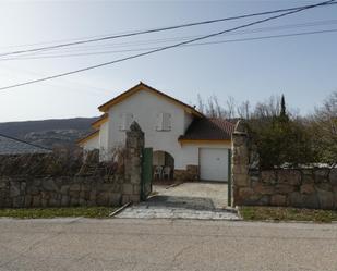 Vista exterior de Casa o xalet en venda en Bustarviejo amb Terrassa i Balcó