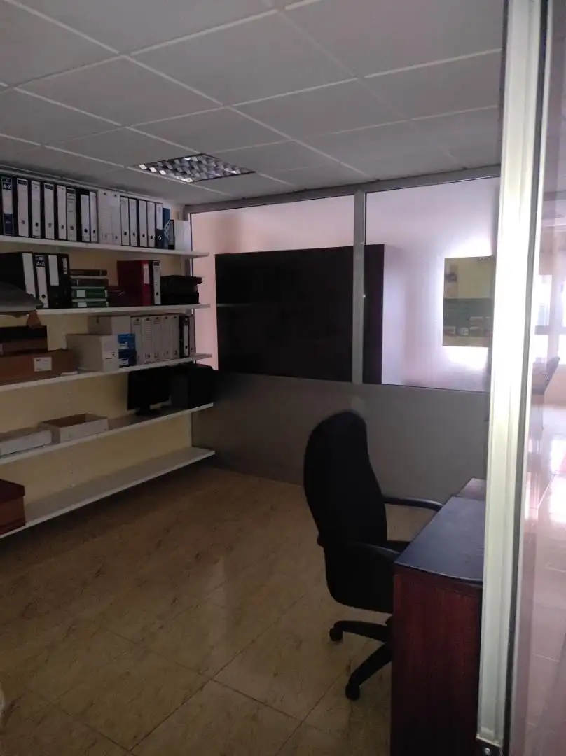 Oficina de alquiler en Santa Bàrbara