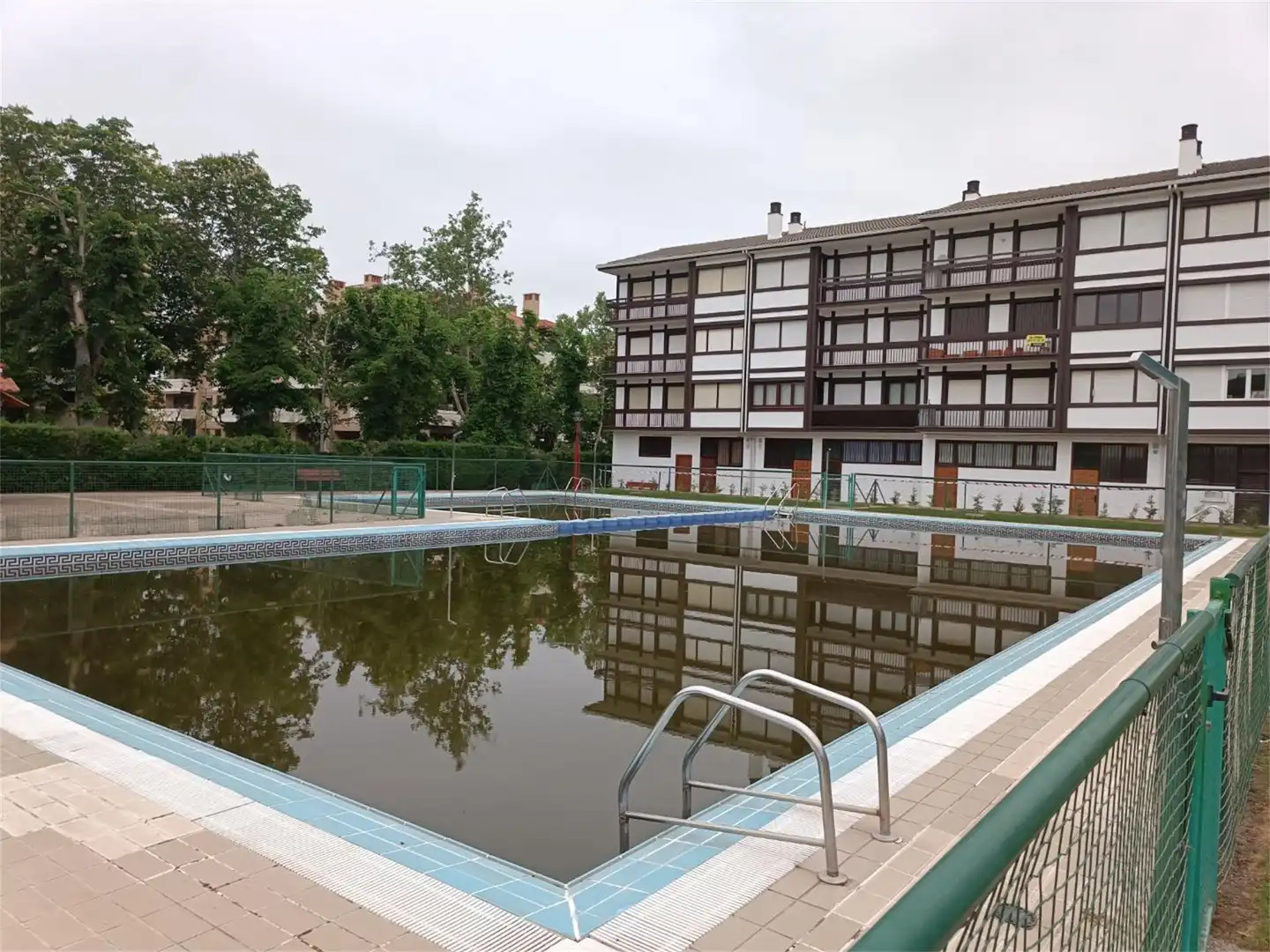 Pis en venda a Avenida de Haro, 16d, Santo Domingo de la Calzada Piscina de Pis en venda en Santo Domingo de la Calzada amb Terrassa i Balcó