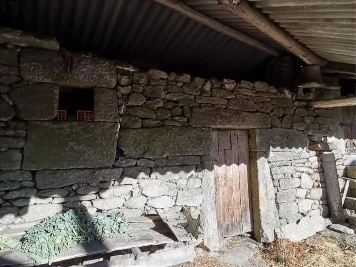 Außenansicht von Einfamilien-Reihenhaus zum Verkauf in San Cristovo de Cea