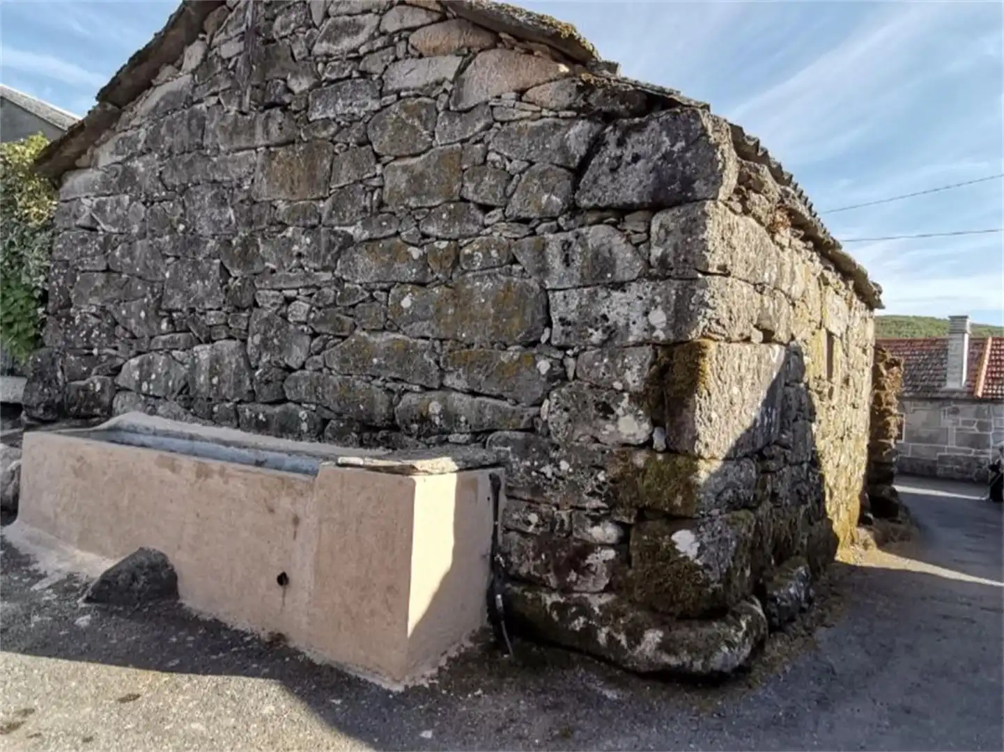 Außenansicht von Einfamilien-Reihenhaus zum Verkauf in San Cristovo de Cea