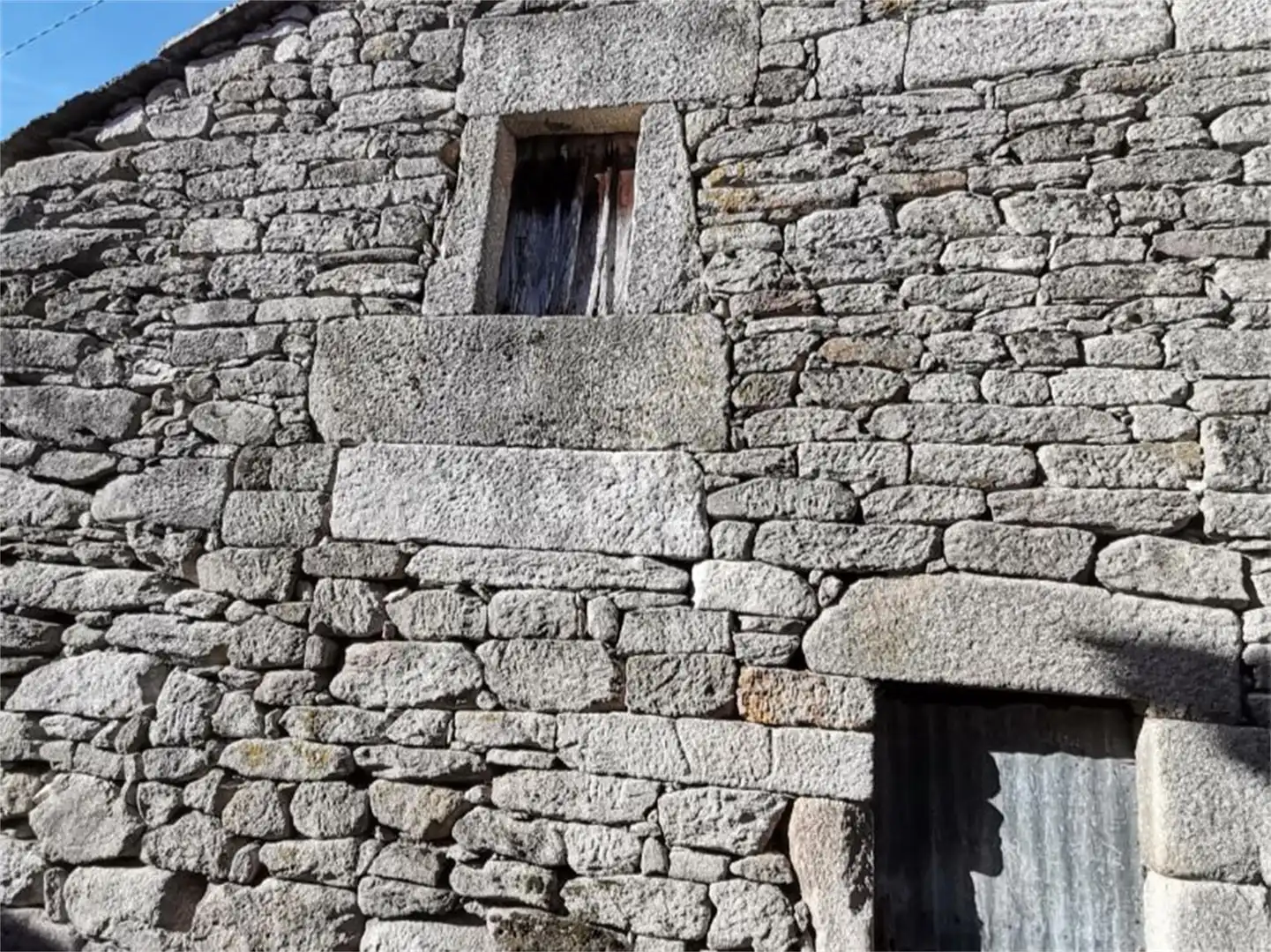 Außenansicht von Einfamilien-Reihenhaus zum Verkauf in San Cristovo de Cea