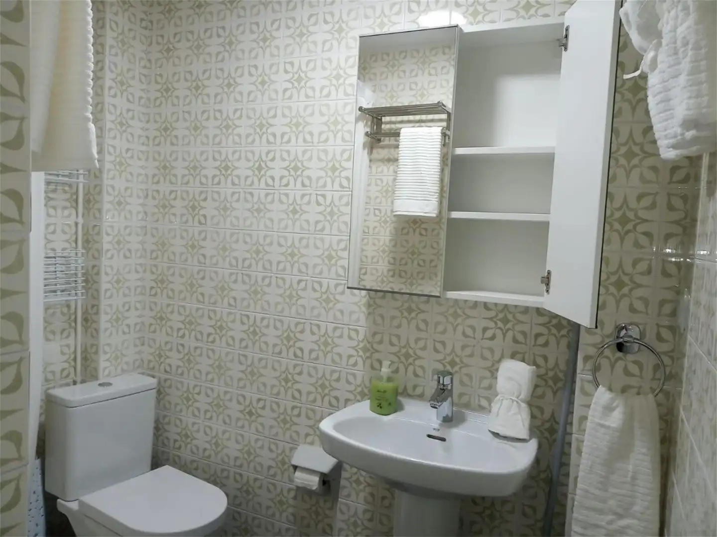 Apartamento en venta en Urbanització Cala Llevadó, Santa María de Llorell Baño de Apartamento en venta en Tossa de Mar con Calefacción, Jardín privado y Terraza