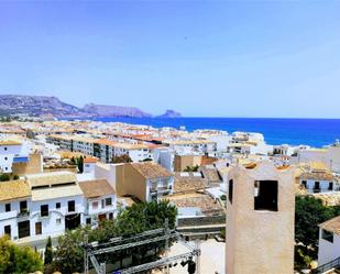 Vista exterior de Casa adosada en venda en Altea amb Aire condicionat, Terrassa i Balcó