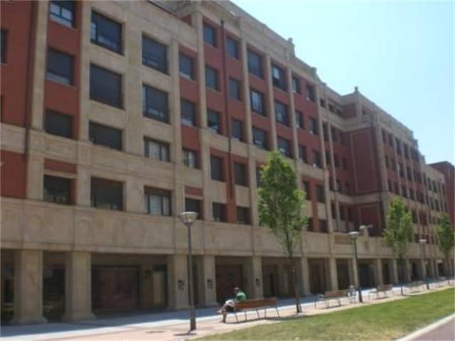 Garaje en Alquiler en Avenida Sabino Arana Etorbidea, 22 en Txorierri - Ondiz - Udondo