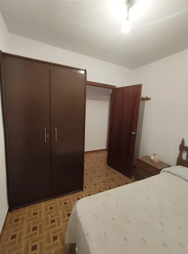 Schlafzimmer von Erdgeschoss zum Verkauf in Galisteo mit Abstellraum, Möbliert und Waschmaschine
