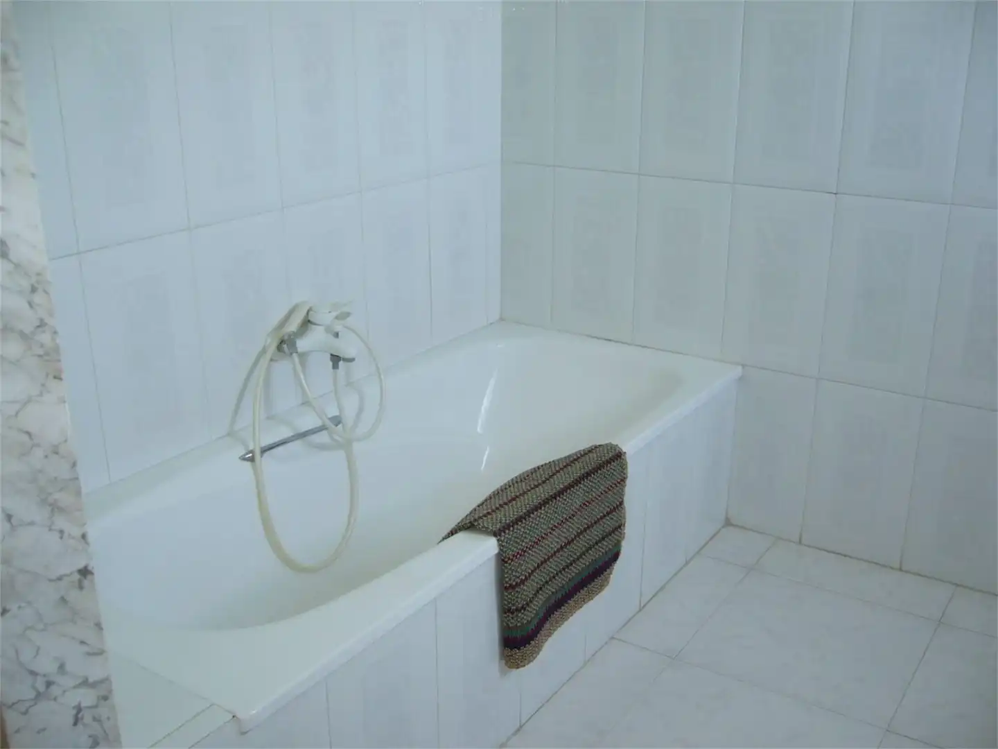 Baño de Casa o chalet de alquiler en Oliva con Jardín privado, Terraza y Amueblado