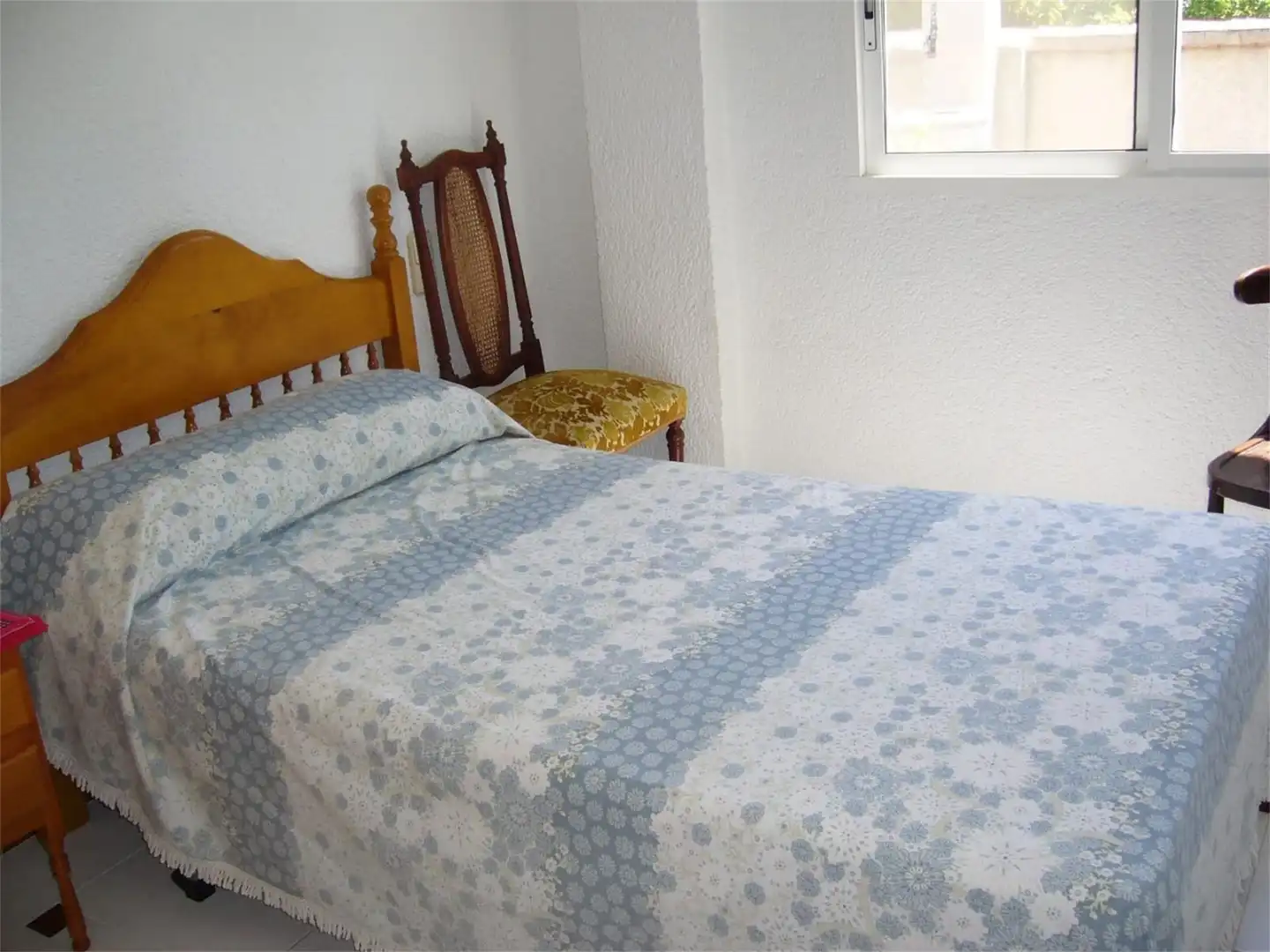 Habitación de Casa o chalet de alquiler en Oliva con Jardín privado, Terraza y Amueblado