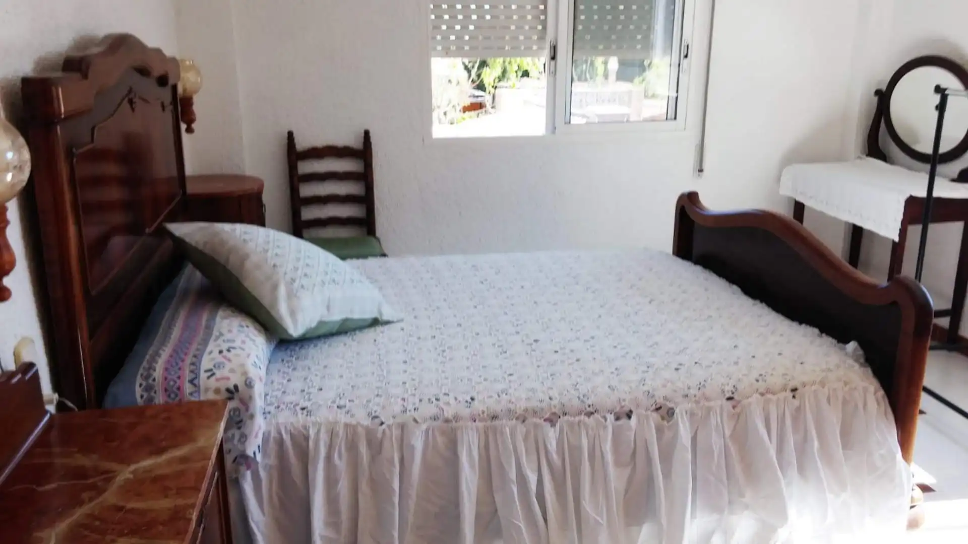 Habitación de Casa o chalet de alquiler en Oliva con Jardín privado, Terraza y Amueblado