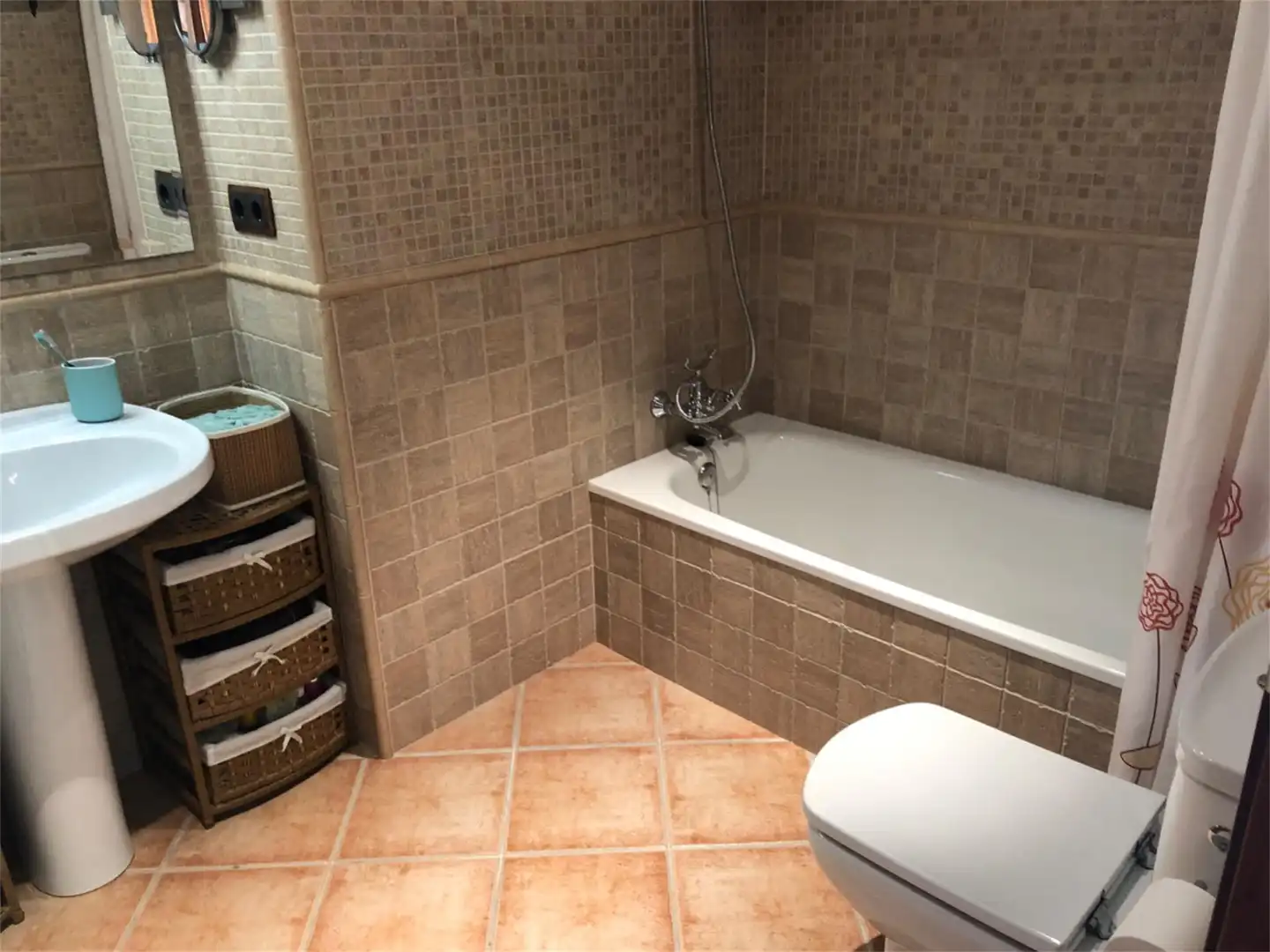 Baño de Piso en venta en Piera con Calefacción, Terraza y Parking comunitario