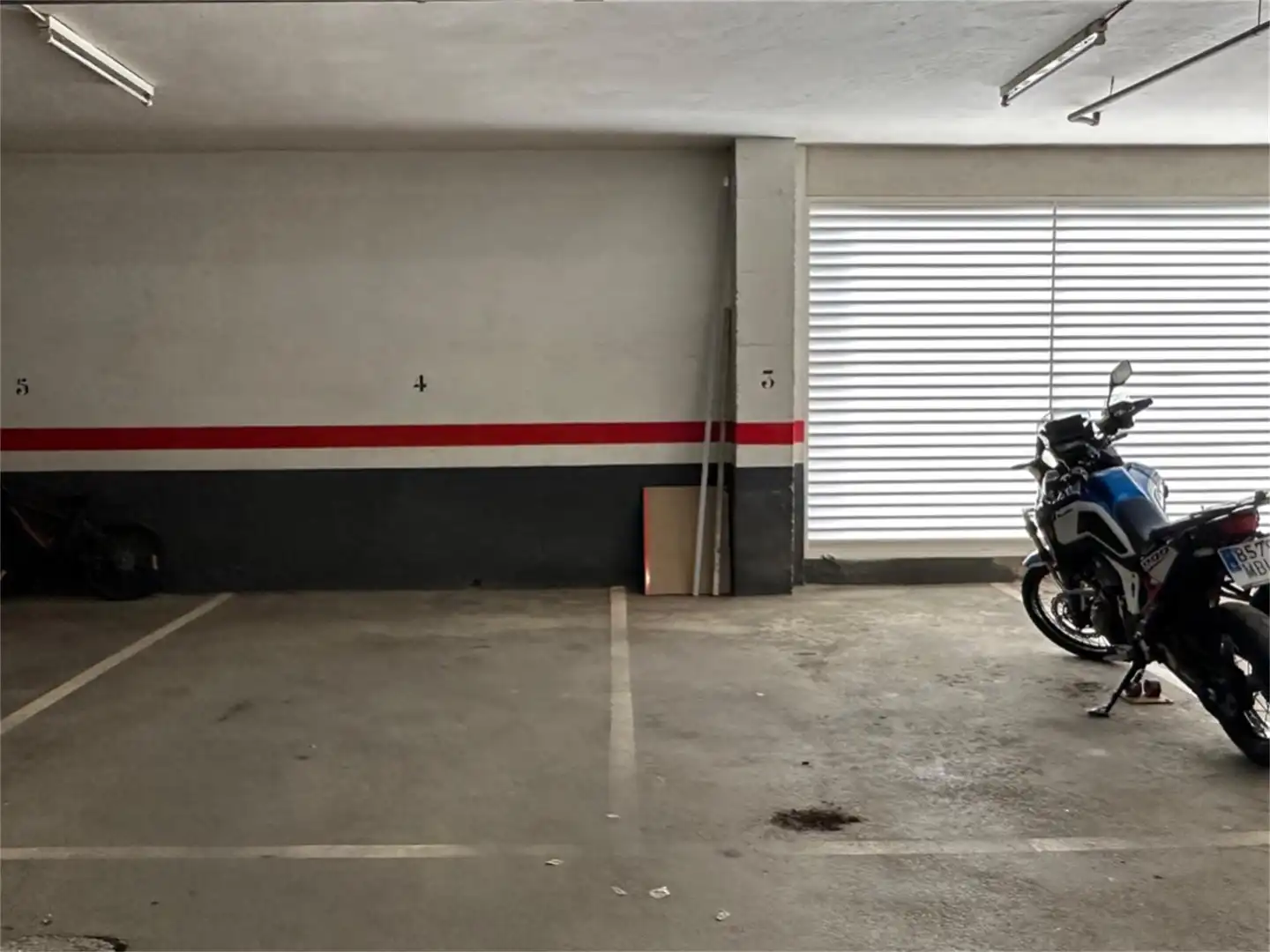Parking de Piso en venta en Piera con Calefacción, Terraza y Parking comunitario