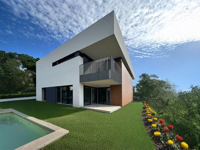 Vista exterior de Casa o xalet en venda en Palamós amb Aire condicionat, Terrassa i Piscina