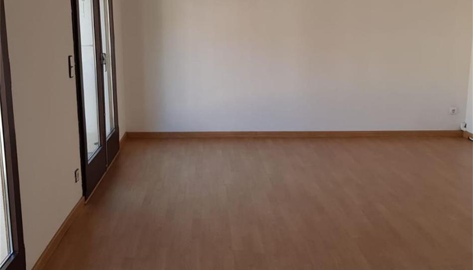 Foto 1 de Oficina de alquiler en Carrer Marià Vayreda, 2, Olot, Girona