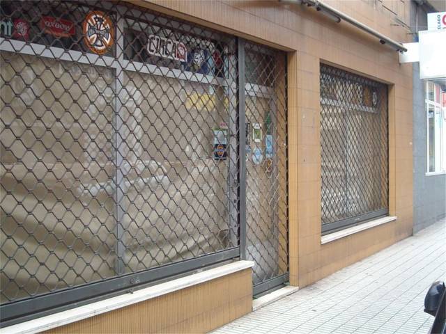 Local comercial en Alquiler en Calle Daniel Cerra, 4 en La Calzada