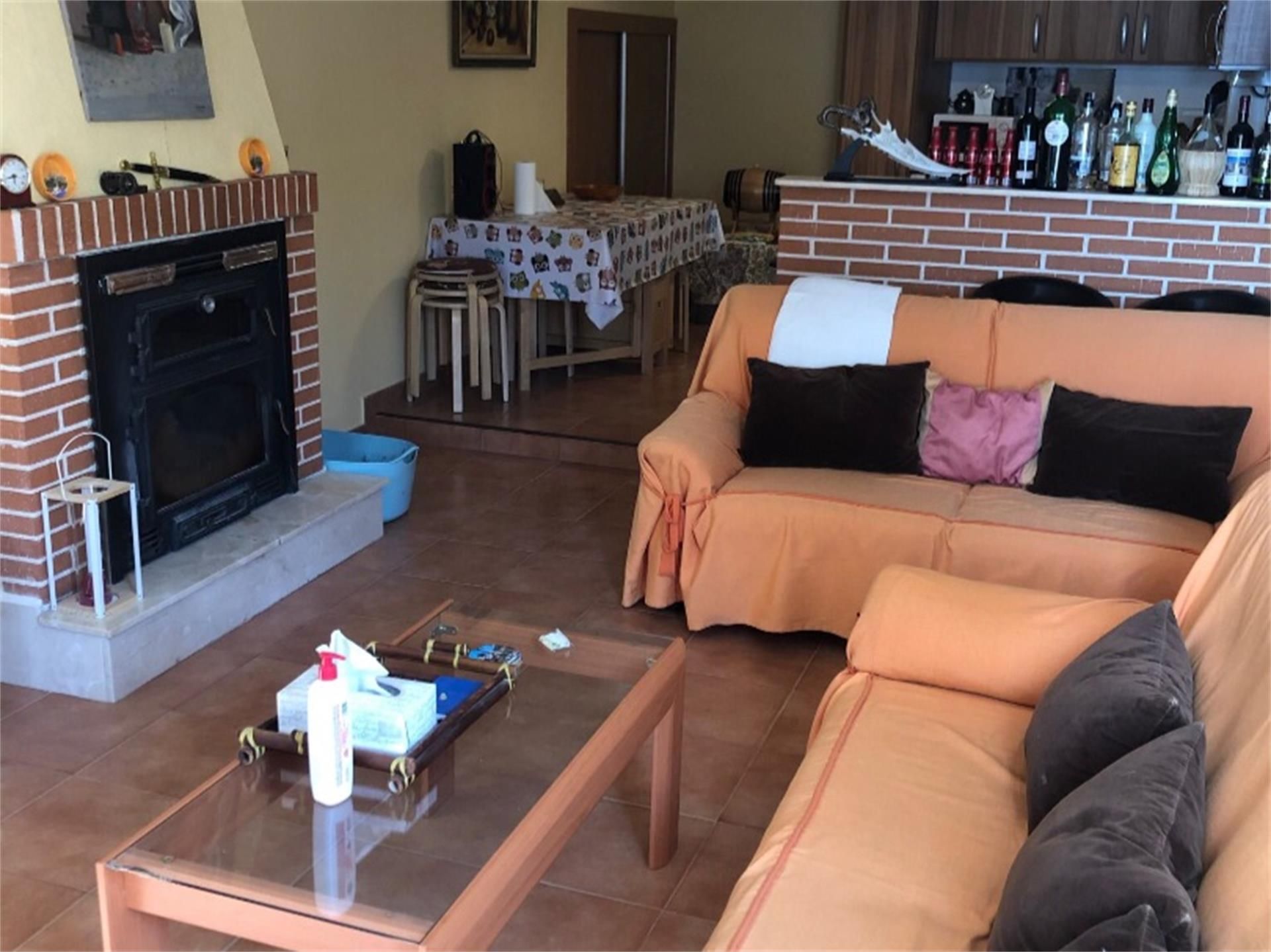 Living room of Country house for sale in Narros de Saldueña  with Heating, Private garden and Parquet flooring