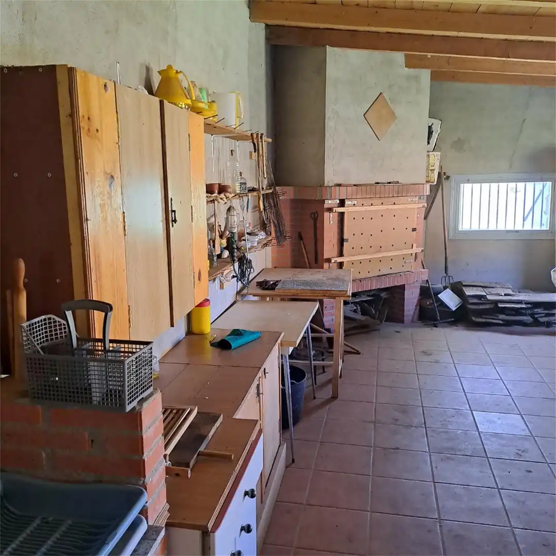 Cuina de Finca rústica en venda en Pozuelo del Páramo amb Moblat