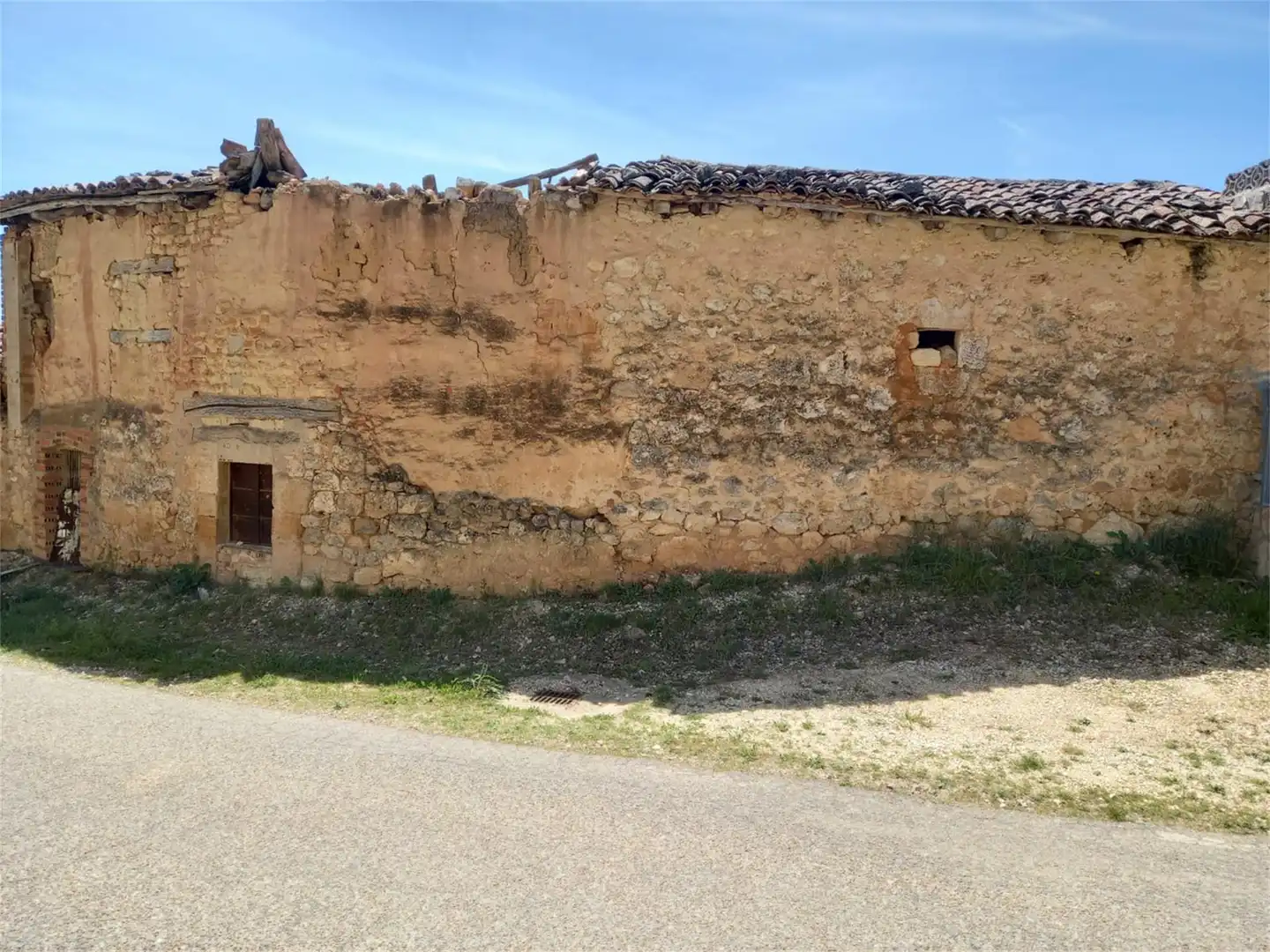 Detached homes for sale in Calle Centro, 3, Carcedo de Burgos