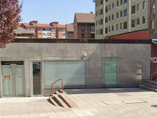 Local comercial en Alquiler en Calle Ciriaco Miguel Vigil, 3 en Buenavista