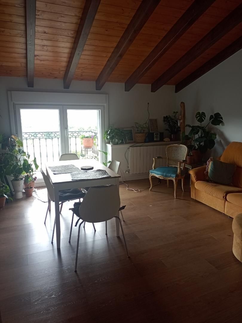 Sala d'estar de Casa o xalet per a compartir en Berango amb Calefacció, Jardí privat i Parquet