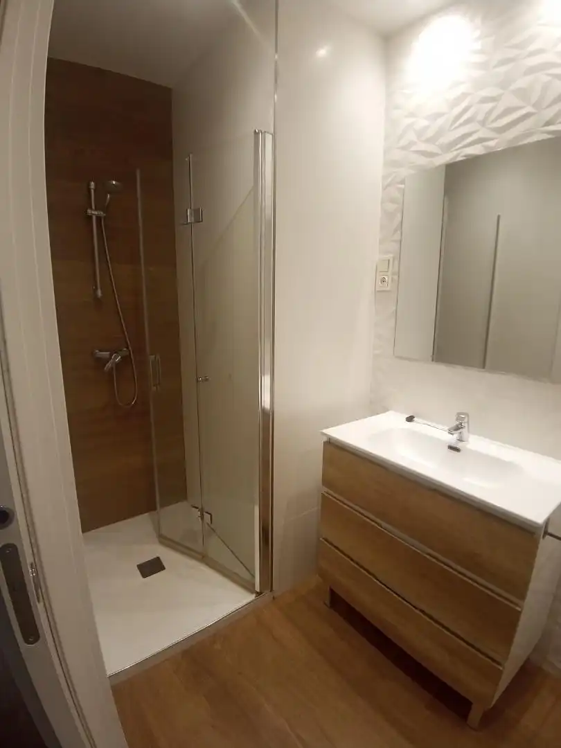 Habitación en Eguzkitza Bidea, 41, Berango Baño de Casa o chalet para compartir en Berango con Calefacción, Jardín privado y Parquet