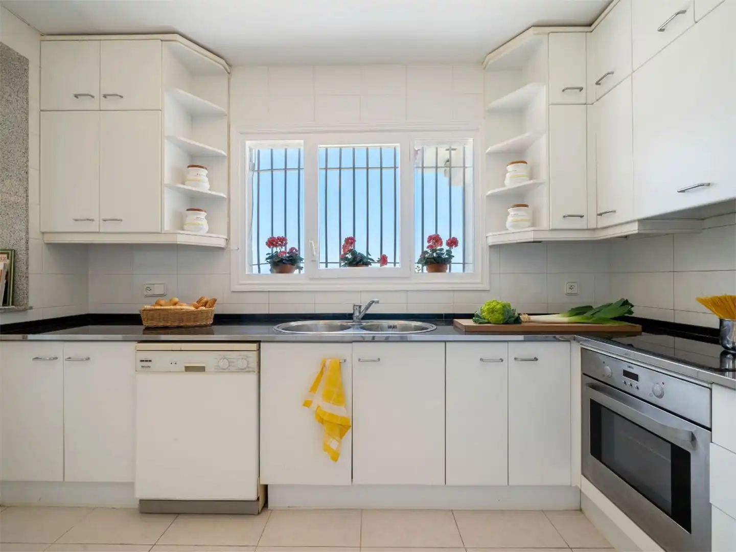 Piso en venta en Carrer del Baró de la Tournelle, 5, Pla de Maset - Cap de Salou Cocina de Piso en venta en Salou con Aire acondicionado, Calefacción y Jardín privado