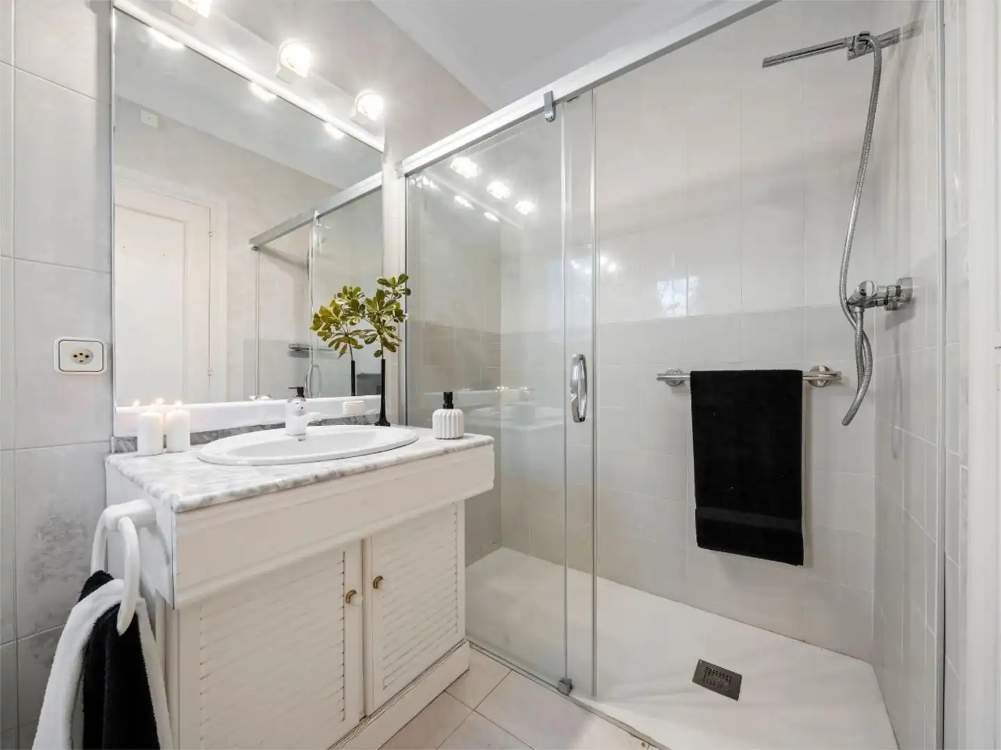 Piso en venta en Carrer del Baró de la Tournelle, 5, Pla de Maset - Cap de Salou Baño de Piso en venta en Salou con Aire acondicionado, Calefacción y Jardín privado