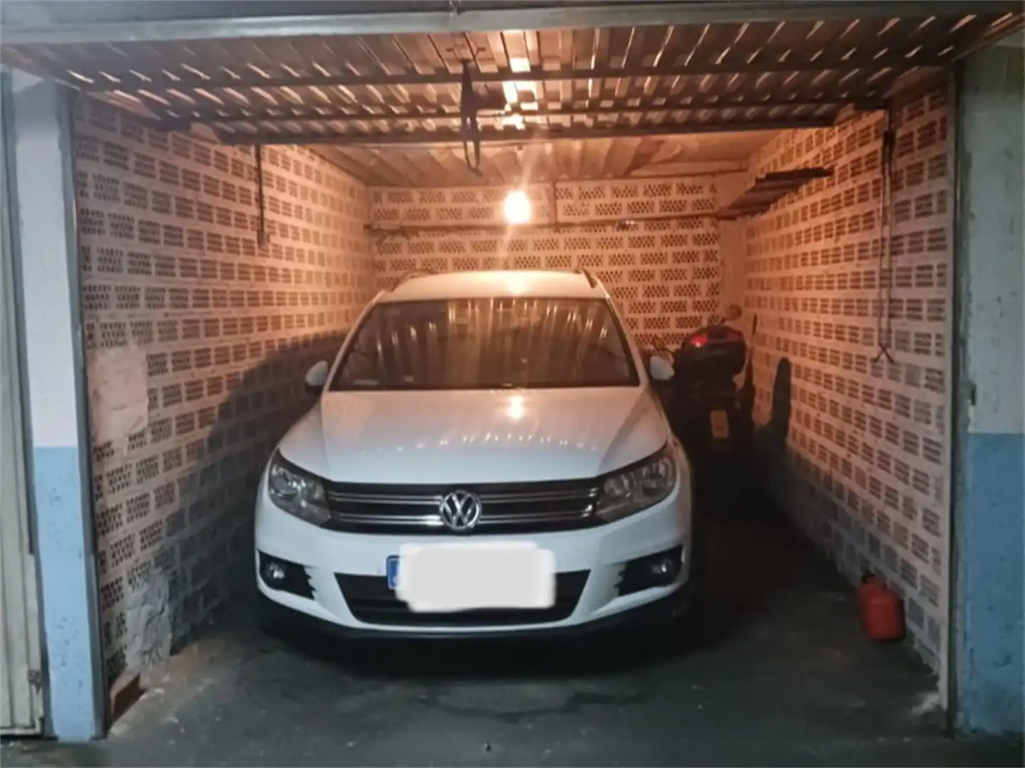 Garage zum Verkauf in Travesía de la Vidriera, 21, Versalles Parkplatz von Garage zum Verkauf in Avilés