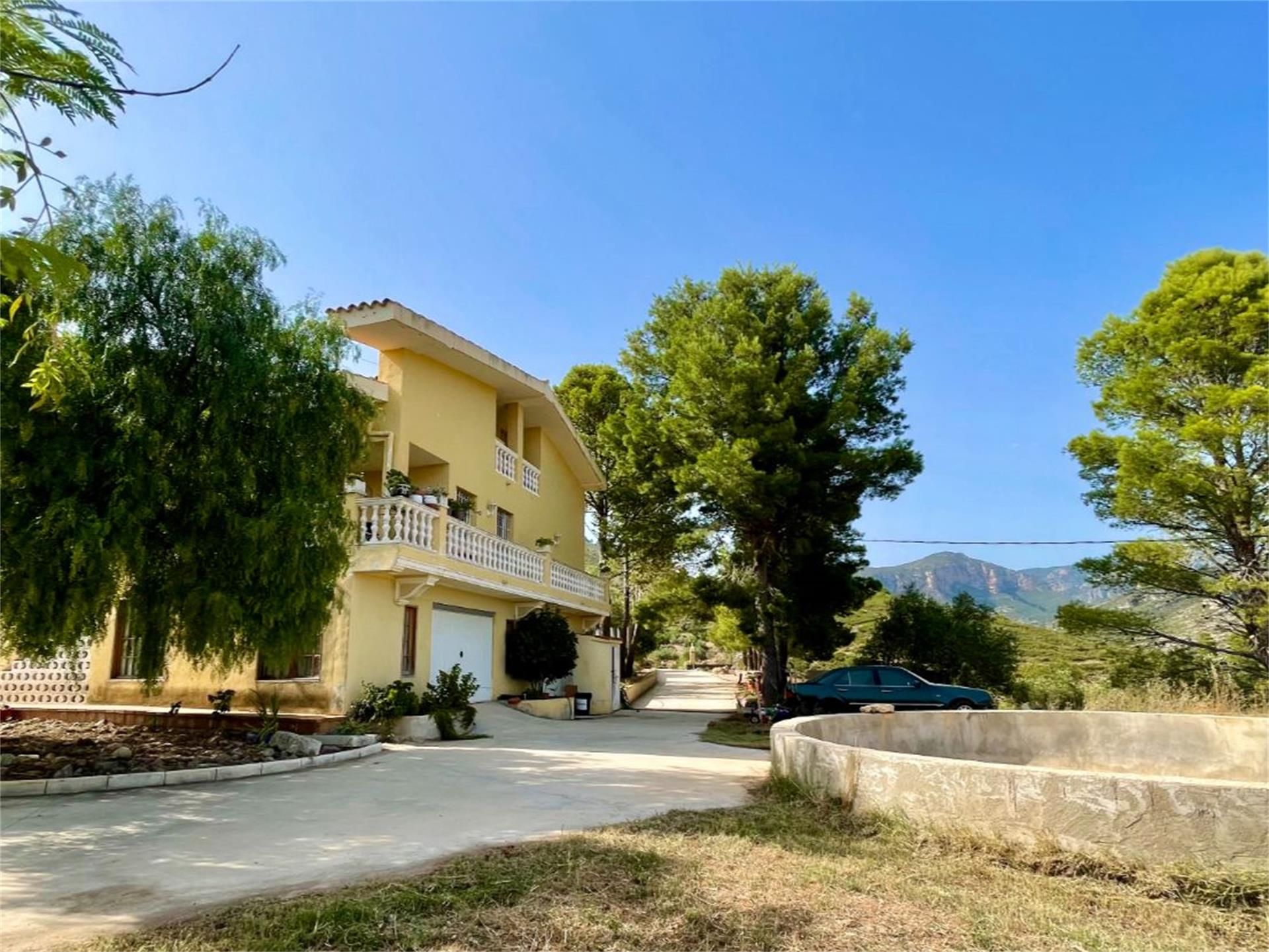 Vista exterior de Casa o xalet en venda en Rossell amb Terrassa, Piscina i Balcó
