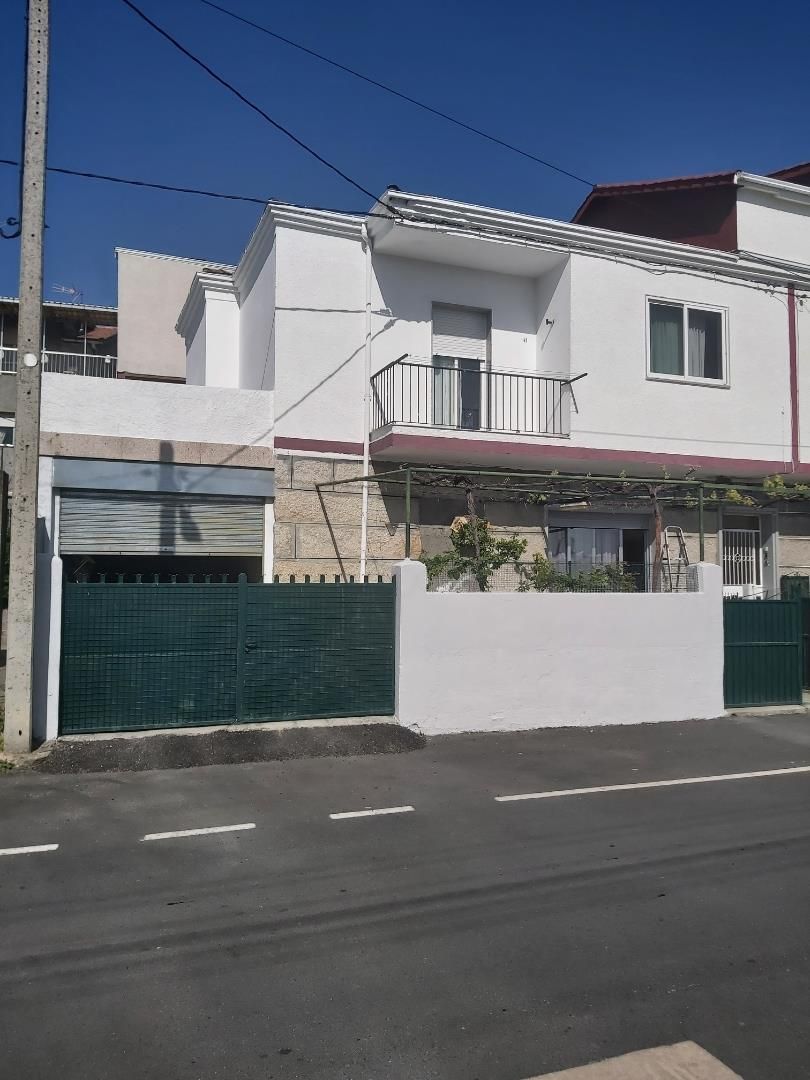 Exterior view of Single-family semi-detached for sale in Ourense Capital   with Terrace and Balcony