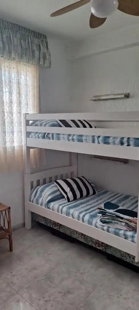 Wohnungen zur Miete in Gran Vía de la Manga, 12, La Manga del Mar Menor Schlafzimmer von Wohnungen zur Miete in La Manga del Mar Menor mit Terrasse