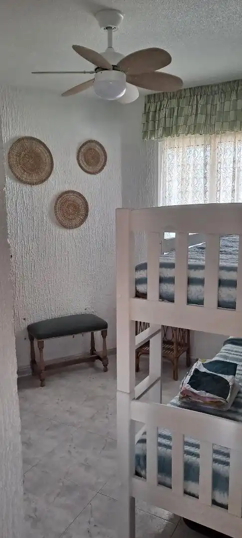 Wohnungen zur Miete in Gran Vía de la Manga, 12, La Manga del Mar Menor Schlafzimmer von Wohnungen zur Miete in La Manga del Mar Menor mit Terrasse