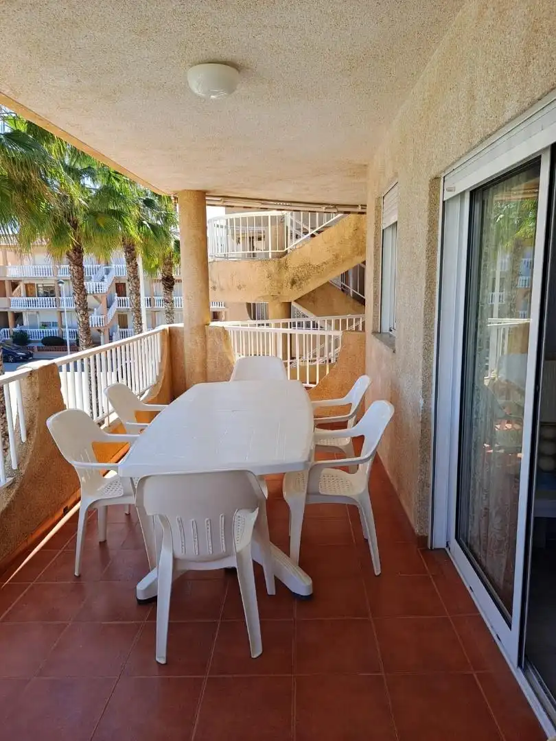 Wohnungen zur Miete in Gran Vía de la Manga, 12, La Manga del Mar Menor Terrasse von Wohnungen zur Miete in La Manga del Mar Menor mit Terrasse