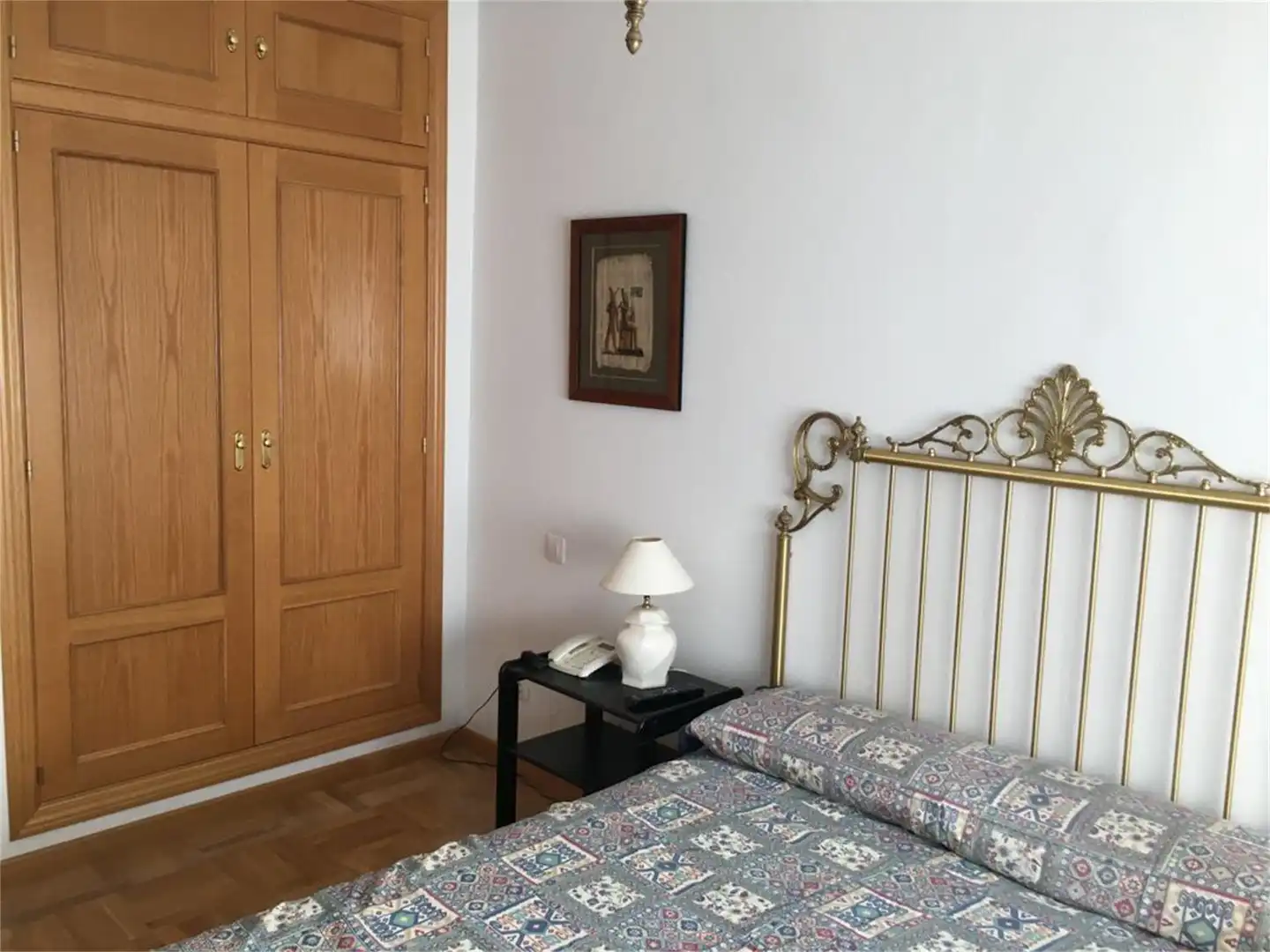 Dormitori de Garatge en venda en Burgos amb Calefacció, Parquet i Moblat