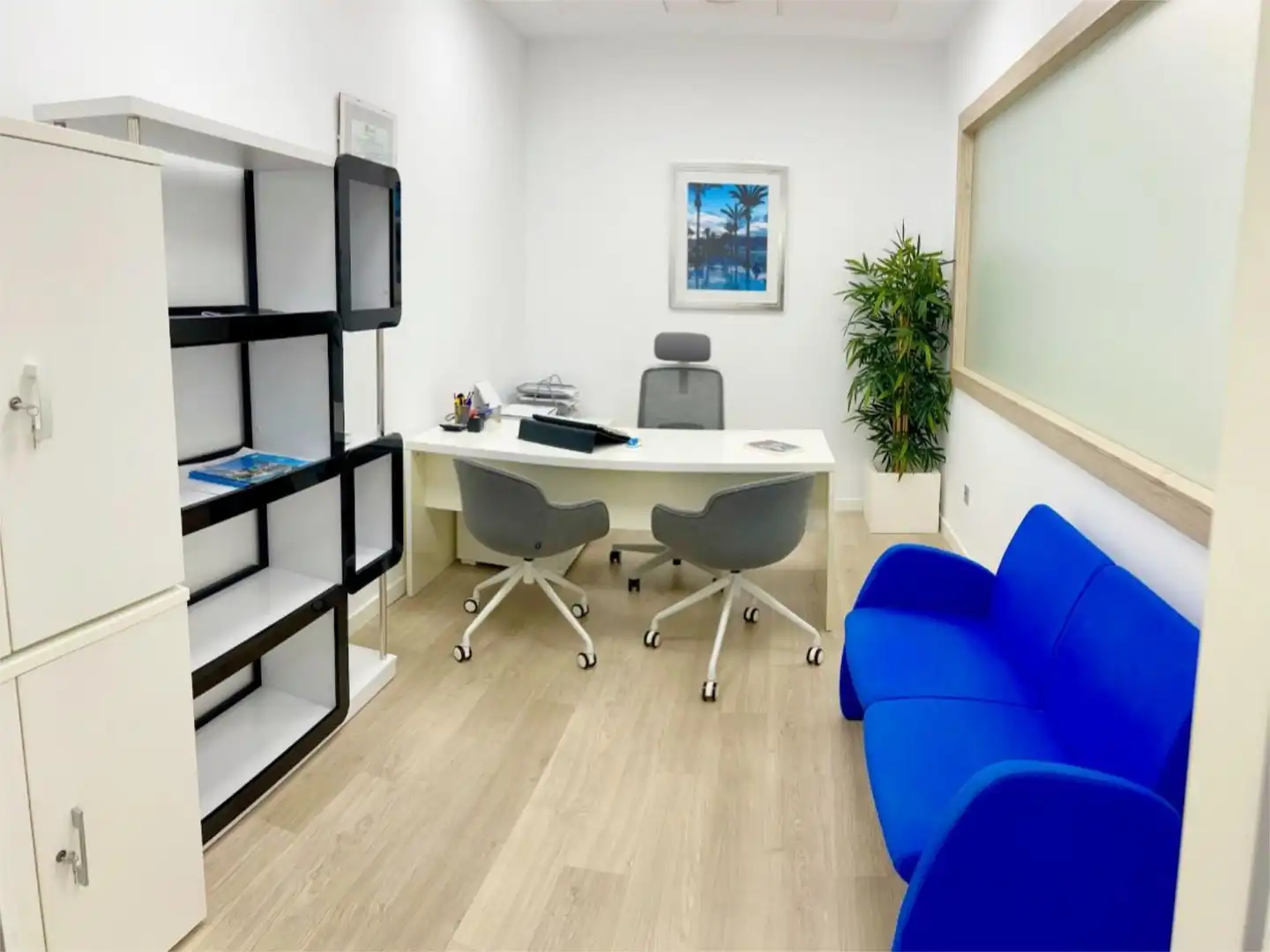 Büro zur Miete in Carrer W.A. Mozart, 1, L'Albir Büro zur Miete in L'Alfàs del Pi mit Klimaanlage, Heizung und Möbliert