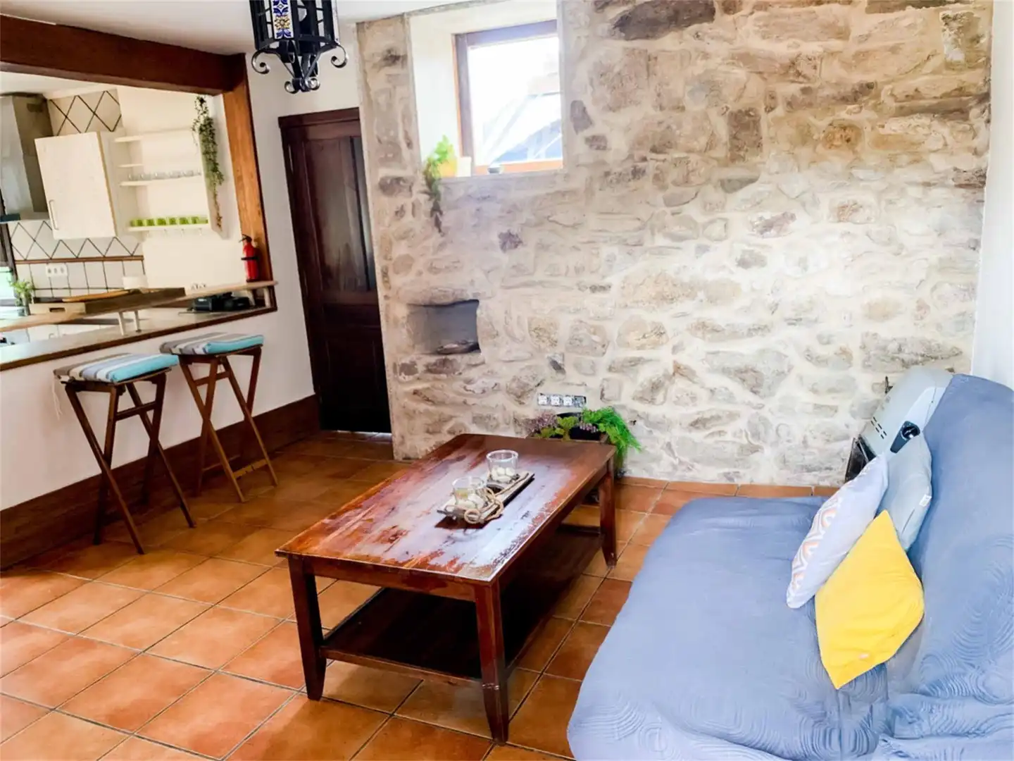 Casa adosada en venda a Camiño de Ganga, 26, Redondela Sala d'estar de Casa adosada en venda en Redondela amb Jardí privat