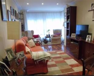 Living room of Flat to share in Santander  with Heating, Parquet flooring and Furnished