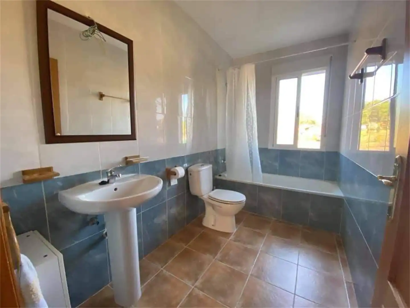 Bathroom of Houses for sale in Caminomorisco  with Terrace and Balcony