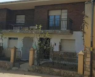 Exterior view of Single-family semi-detached for sale in Ayoó de Vidriales  with Terrace and Balcony