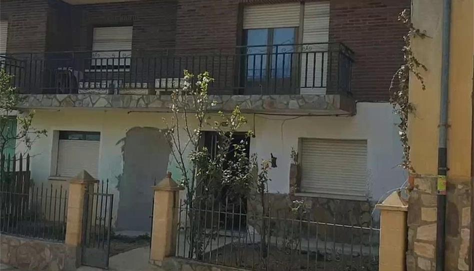 Foto 1 de Casa adosada en venta en Calle Calzada Congost, 103, Ayoó de Vidriales, Zamora