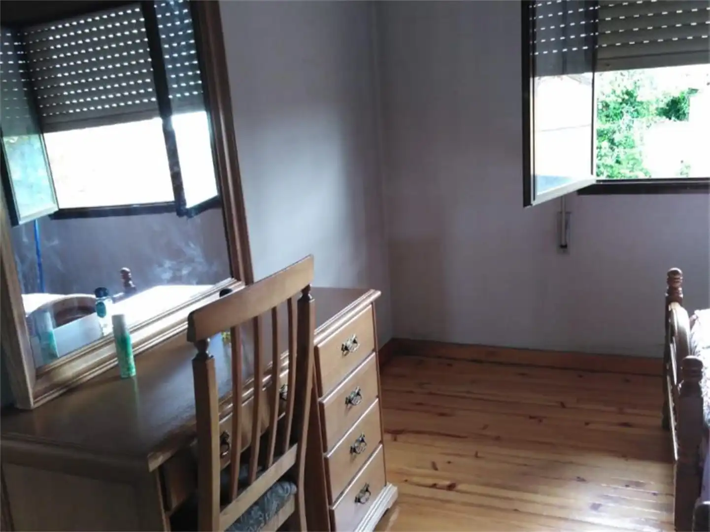 Habitación de Casa adosada en venta en Ayoó de Vidriales con Parquet, Terraza y Amueblado