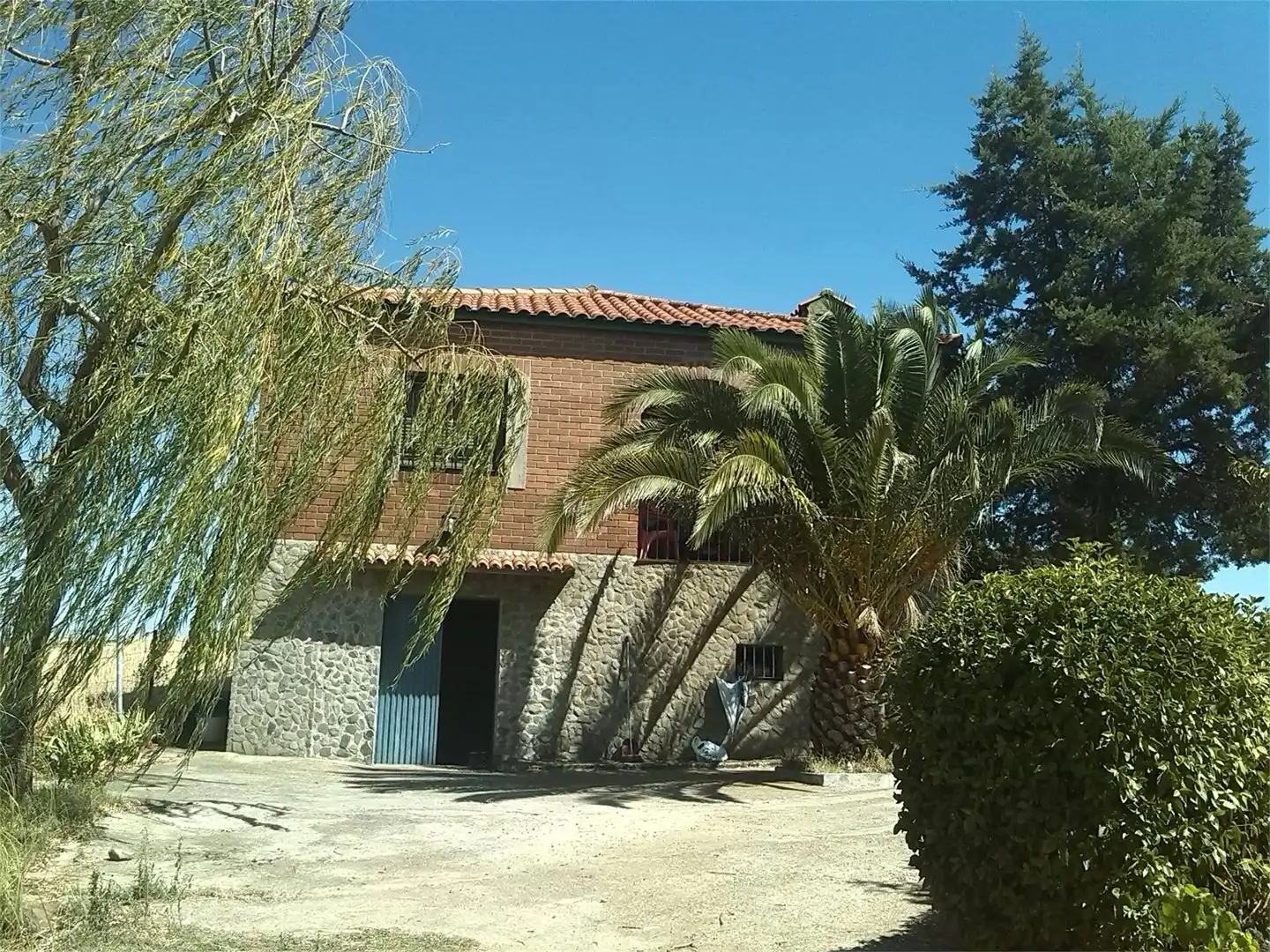 Vista exterior de Finca rústica de alquiler en Madroñera con Terraza, Trastero y Amueblado