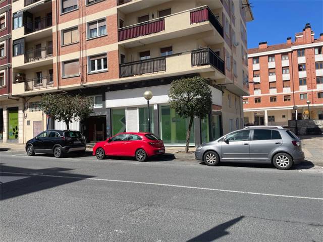 Local comercial en Venta en Lauaxeta Olerkari Kalea, 40a en Mungia