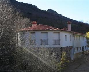 Vista exterior de Finca rústica de lloguer en Navezuelas amb Calefacció, Jardí privat i Piscina