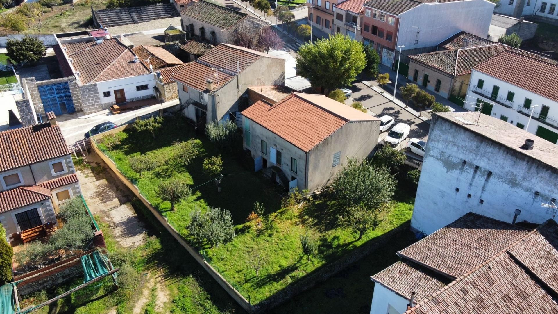 Exterior view of House or chalet for sale in Aldeadávila de la Ribera  with Furnished