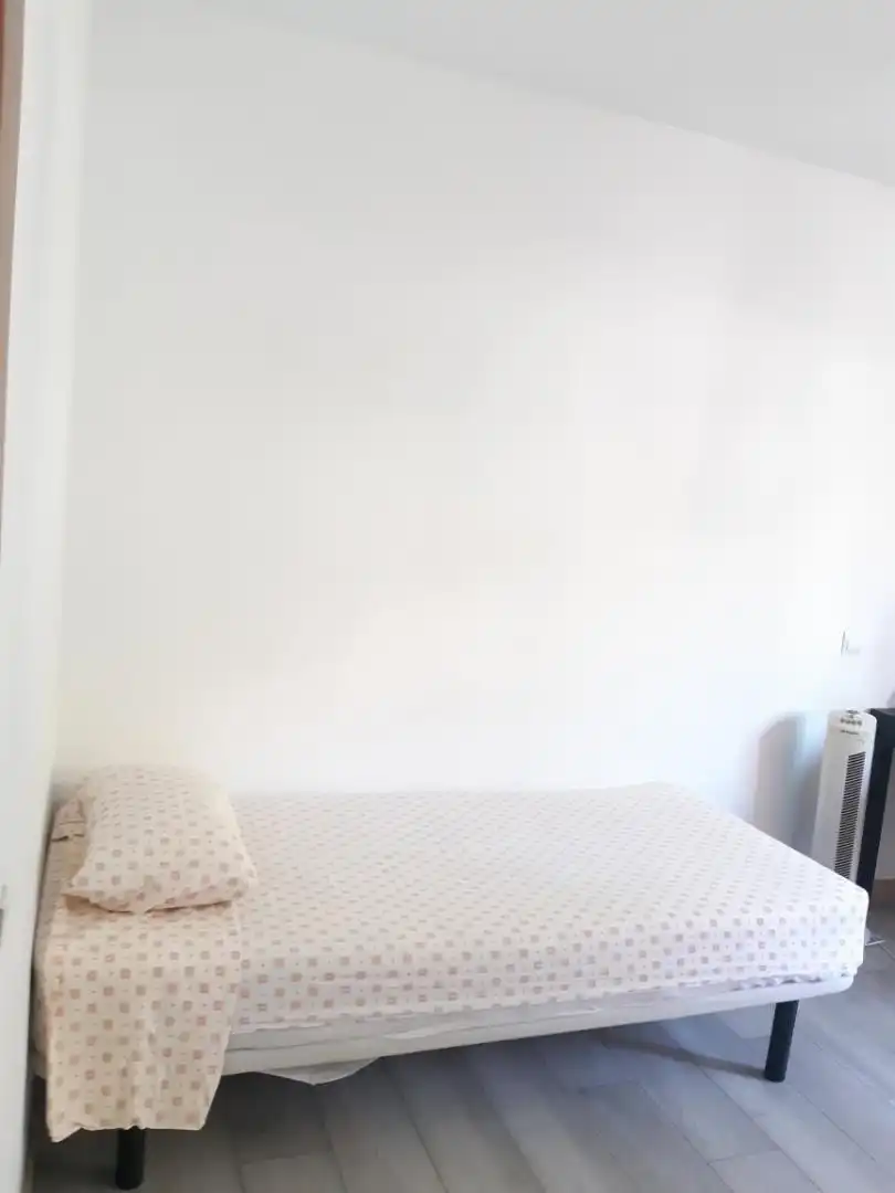 Habitació a Orcasur - 12 de Octubre Dormitori de Apartament per a compartir en Madrid amb Calefacció, Jardí privat i Parquet