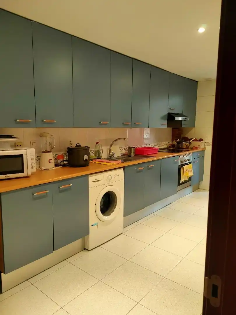 Habitació a Orcasur - 12 de Octubre Cuina de Apartament per a compartir en Madrid amb Calefacció, Jardí privat i Parquet