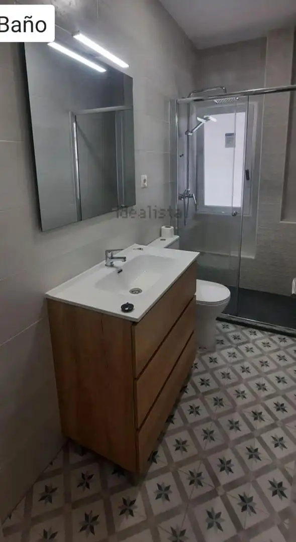 Bathroom of Flat for share in Murcia  with Air Conditioner, Parquet flooring and Furnished